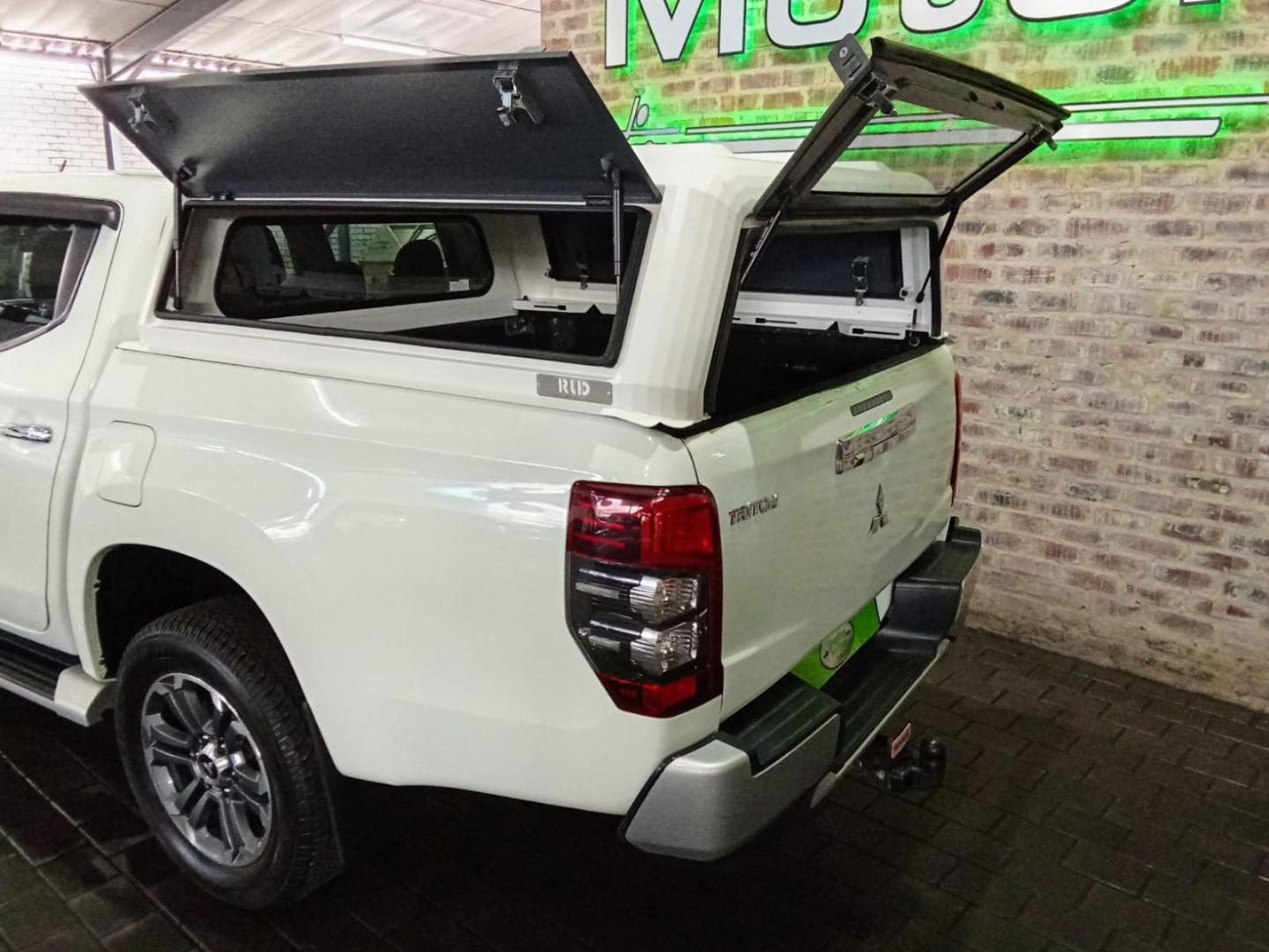 2022 Mitsubishi Triton 2.4 D Cab 4X4 At – photo 9 of 16