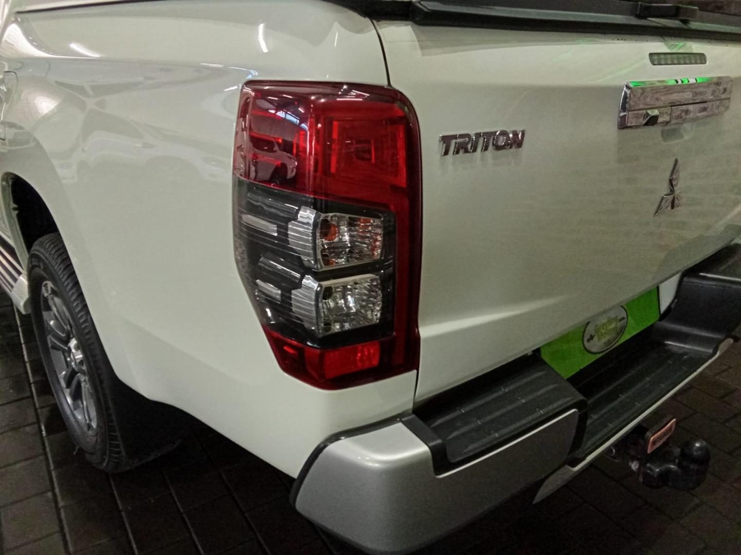 2022 Mitsubishi Triton 2.4 D Cab 4X4 At – photo 11 of 16