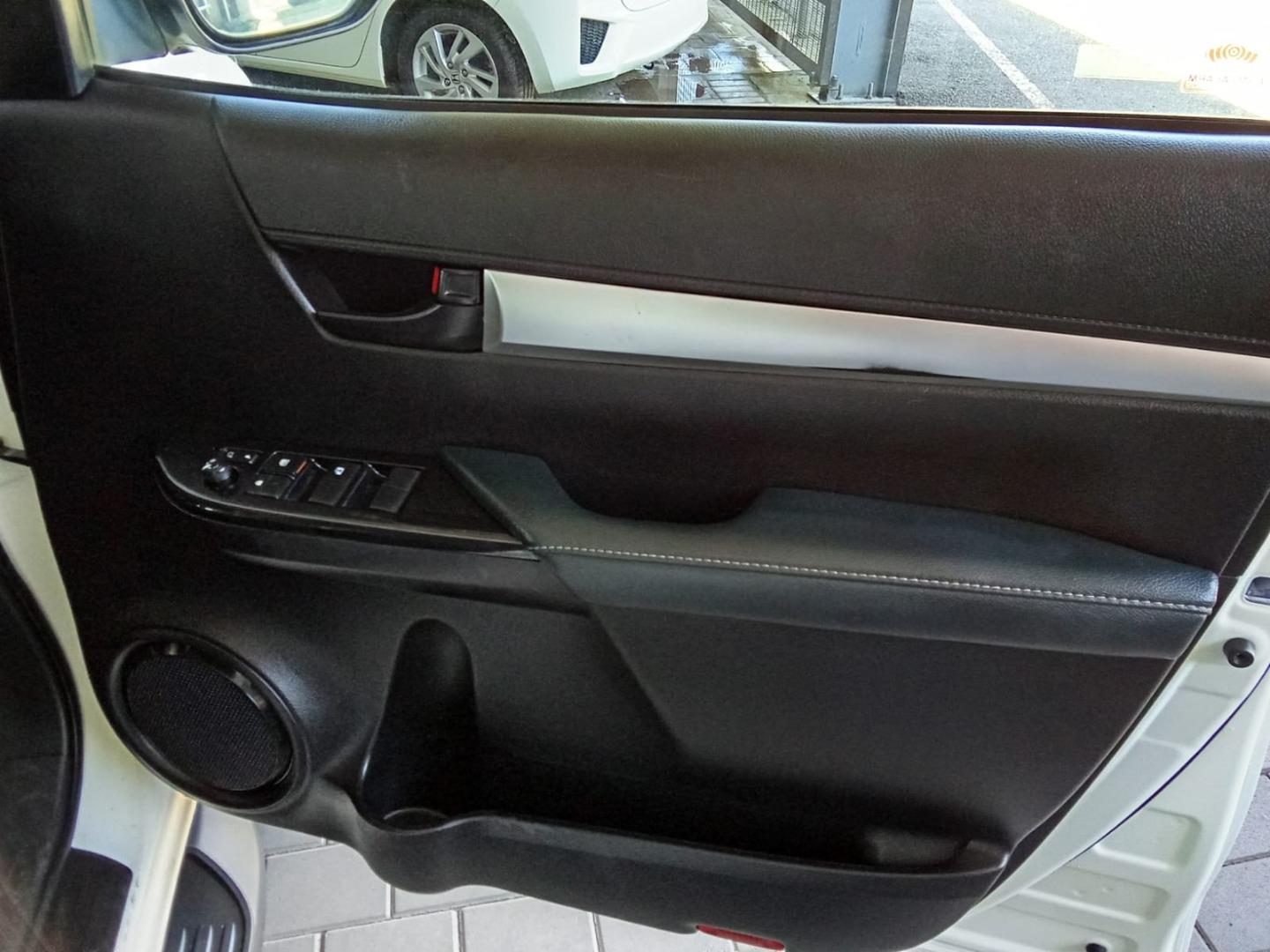 2024 Toyota Hilux 2.4GD-6 Double Cab Raider Manual — photo 17