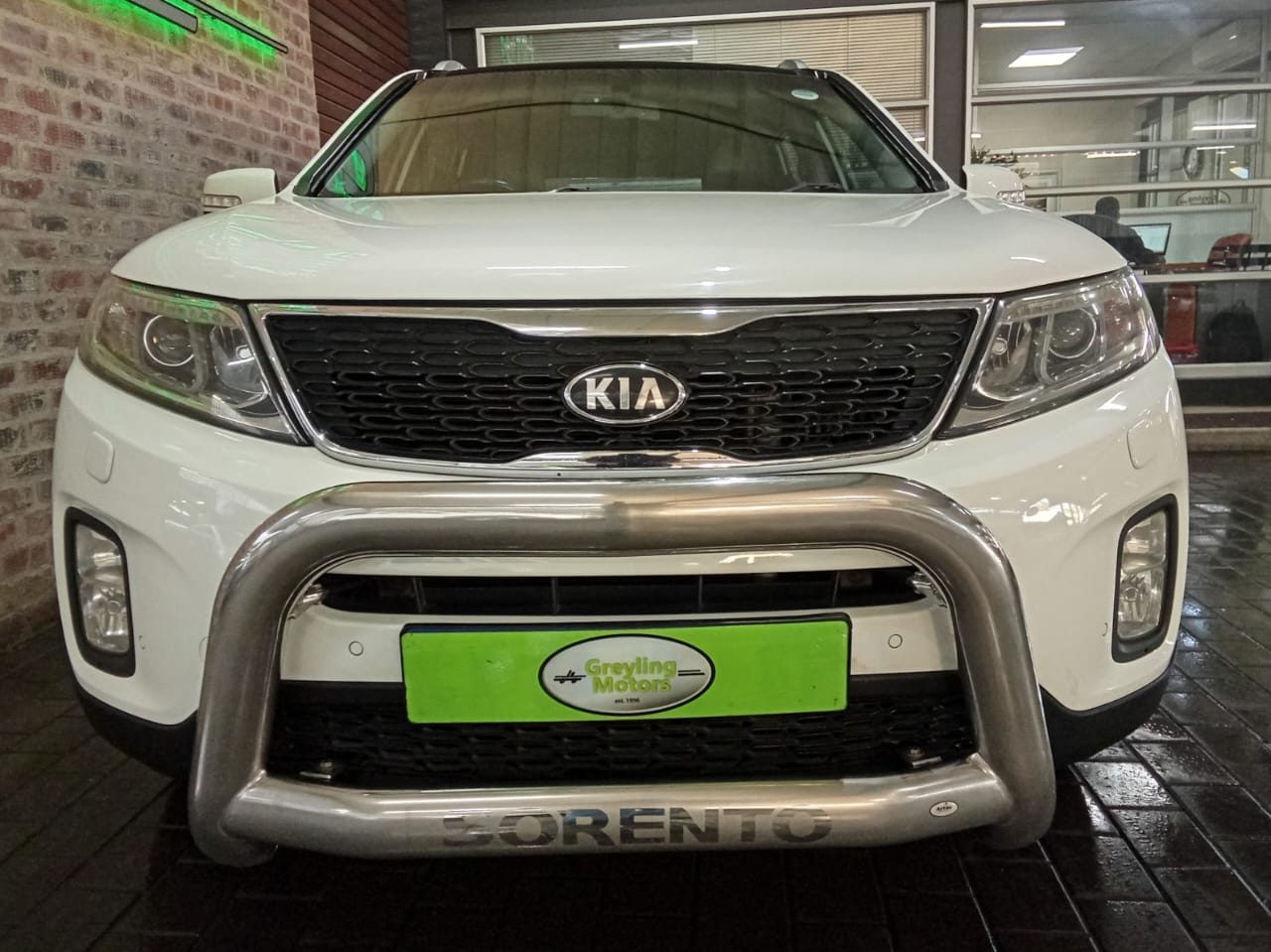 2014 Kia Sorento 2.2 4X4 7-Seater Adventure At – front view