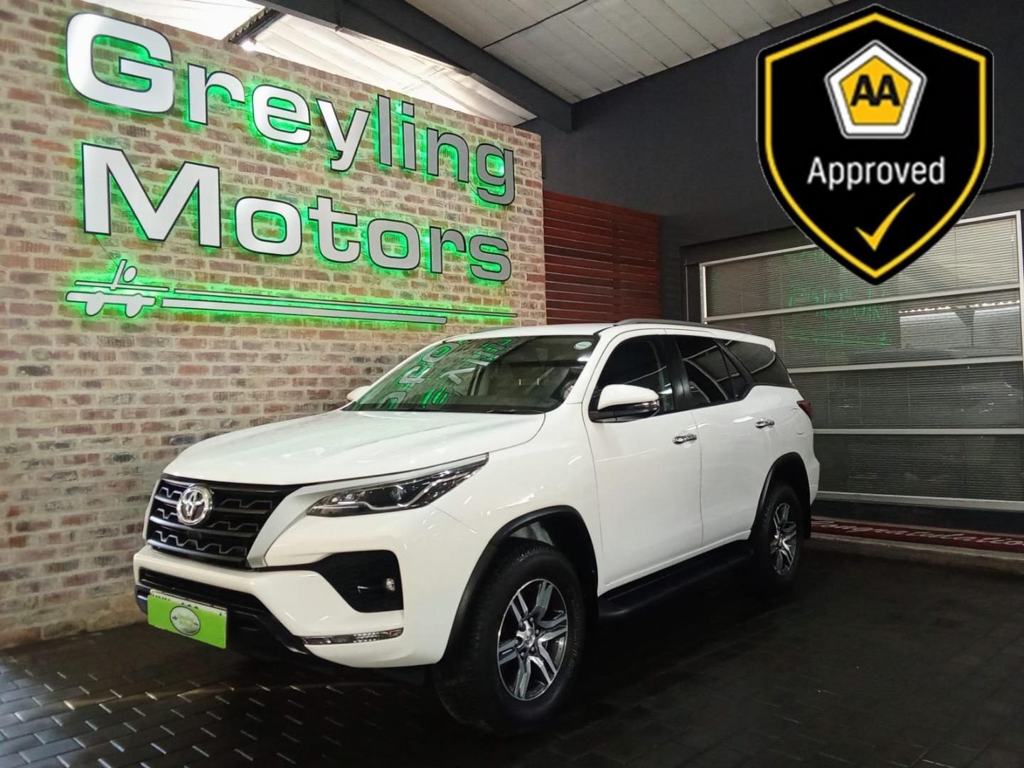2022 Toyota Fortuner 2.4 Gd-6 Raised Body – front three-quarter view