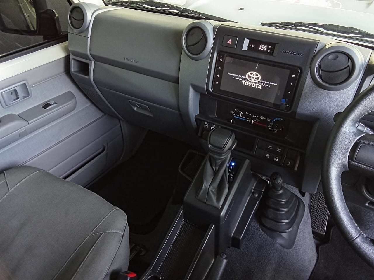 2025 Toyota Land Cruiser 76 2.8 Gd-6 Diesel Wagon – photo 13 of 16