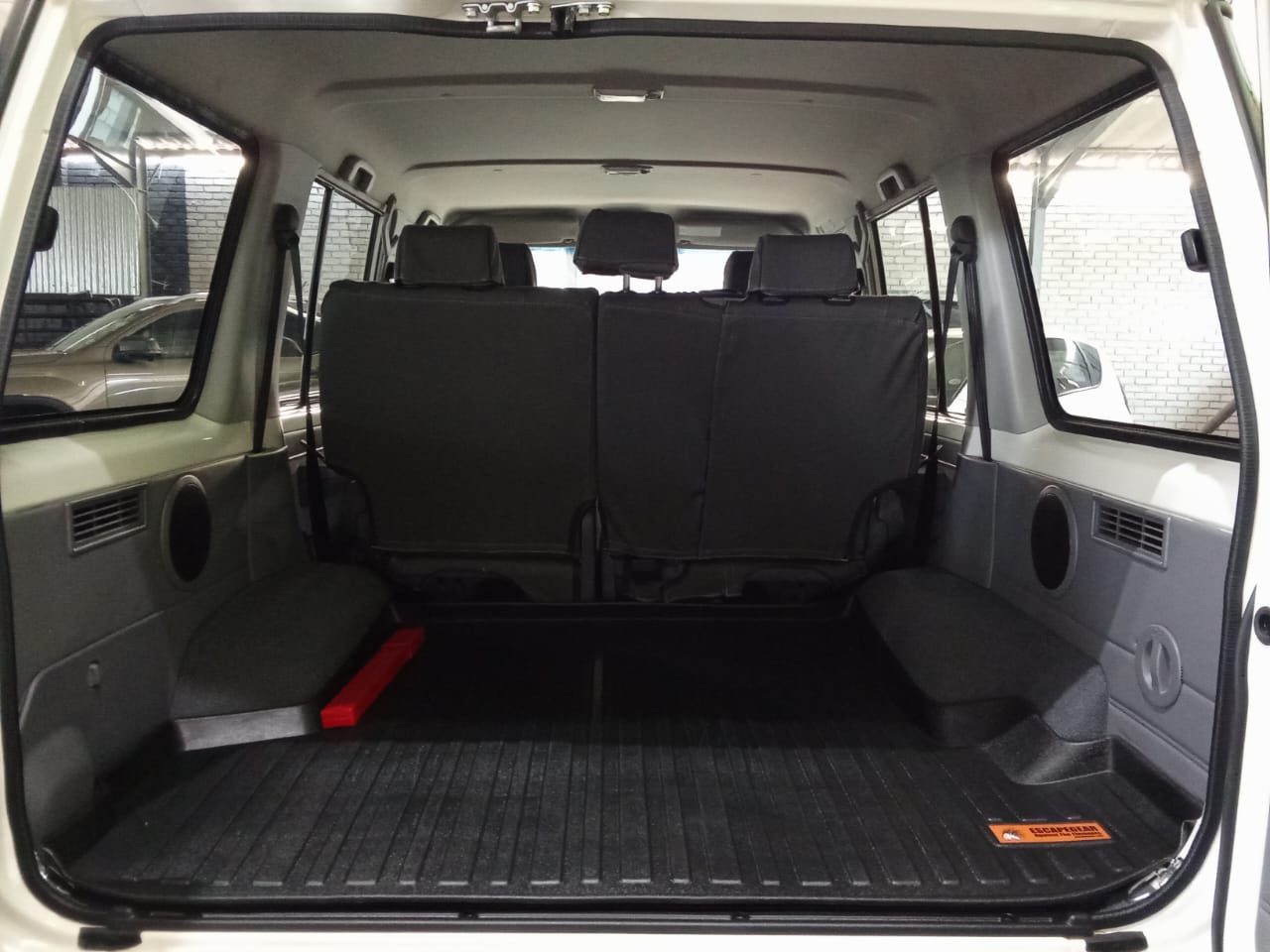 2025 Toyota Land Cruiser 76 2.8 Gd-6 Diesel Wagon – photo 9 of 16