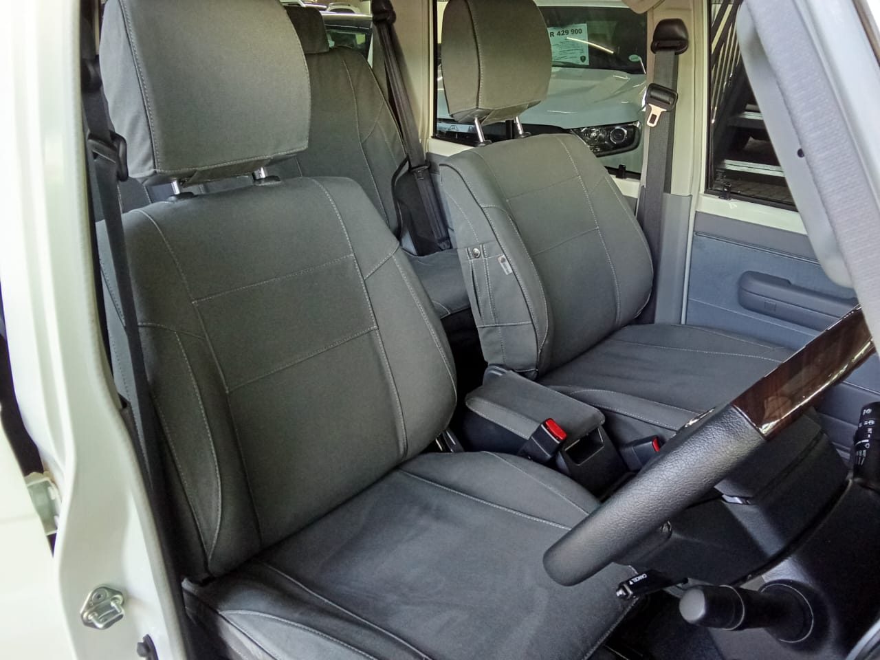 2025 Toyota Land Cruiser 76 2.8 Gd-6 Diesel Wagon – photo 14 of 16