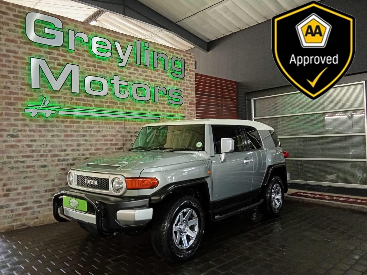 2012 Toyota Fj Cruiser 4.0 V6 4X4 At – front three-quarter view