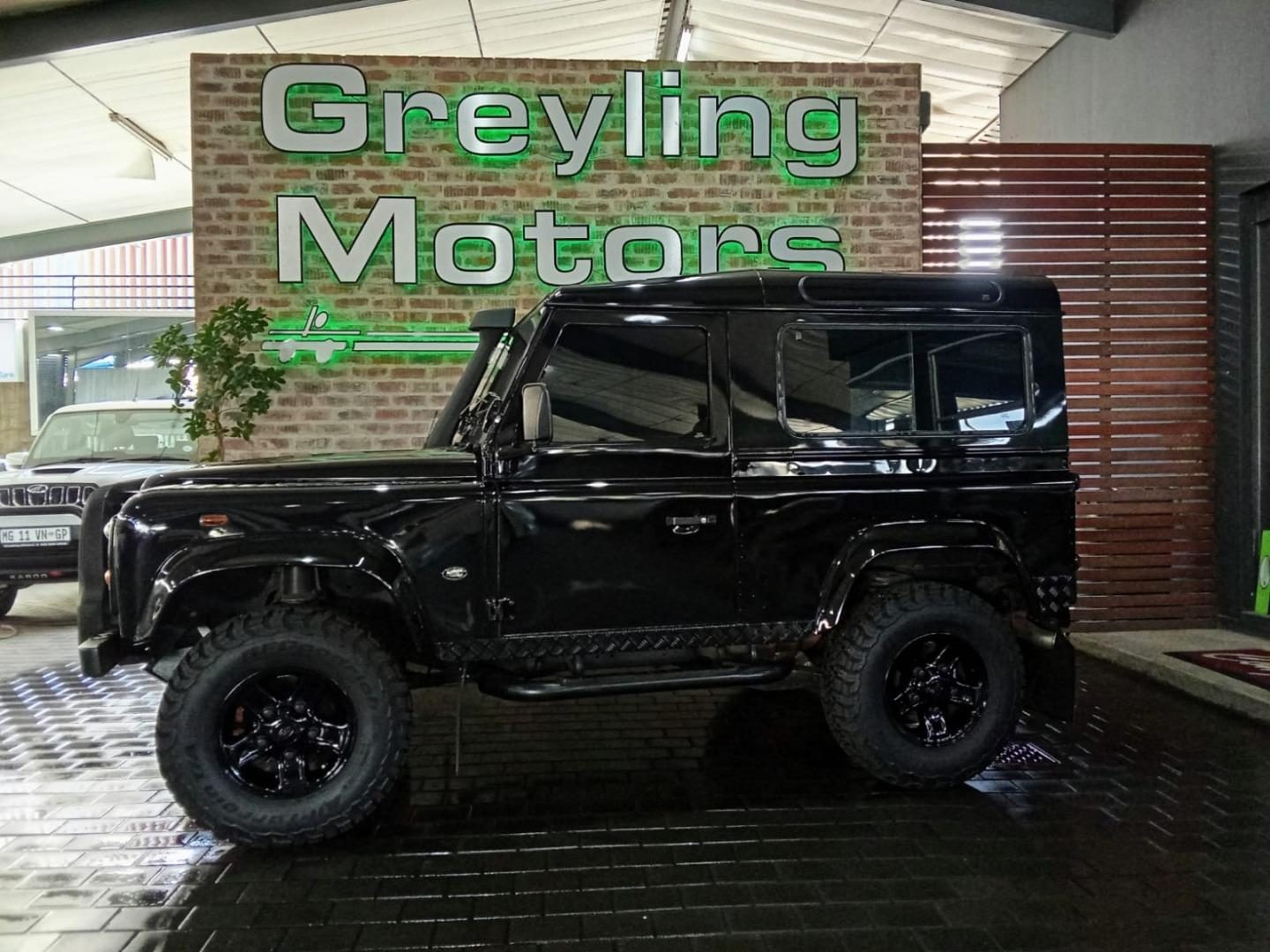 2005 Land Rover Defender 90 2.5 Td5 County – side profile