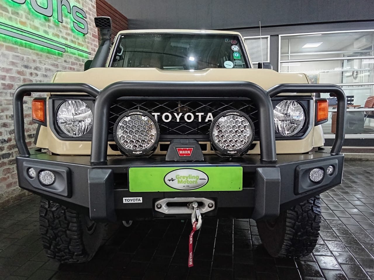 2024 Toyota Land Cruiser 76 2.8 Gd-6 Vx Diesel Wagon – photo 3 of 16