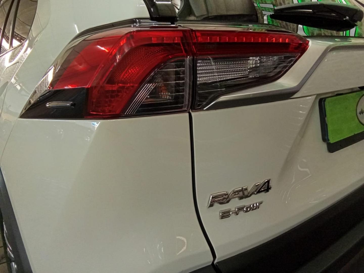 2022 Toyota Rav4 2.5 Vx Hv E-Four Cvt – photo 11 of 16