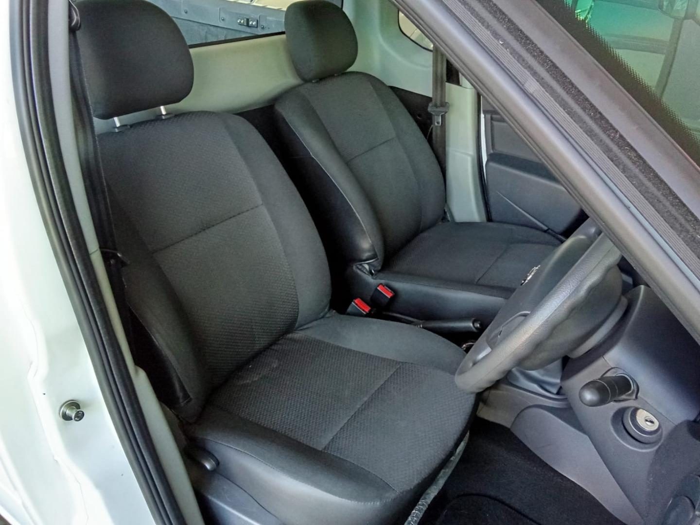 2023 Nissan Np200 1.6 8V Ac Safety Pack – photo 13 of 16