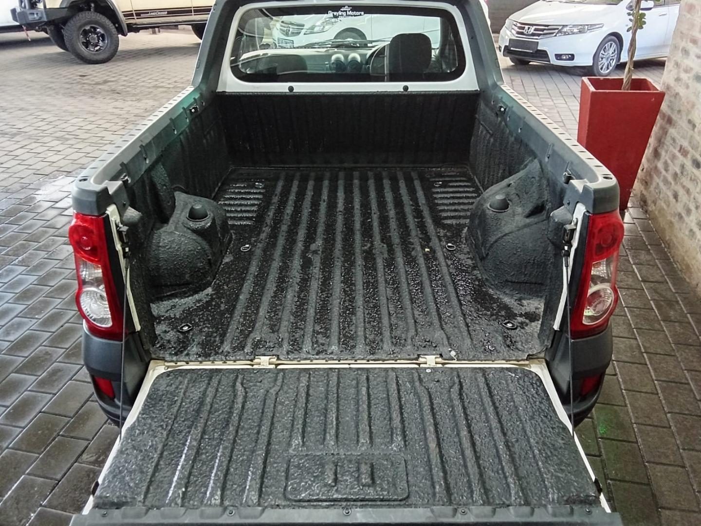 2023 Nissan Np200 1.6 8V Ac Safety Pack – photo 7 of 16