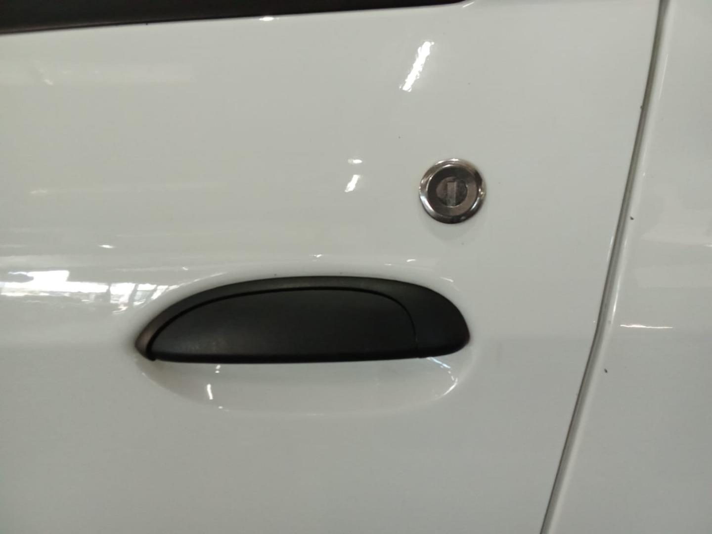 2023 Nissan Np200 1.6 8V Ac Safety Pack – photo 10 of 16