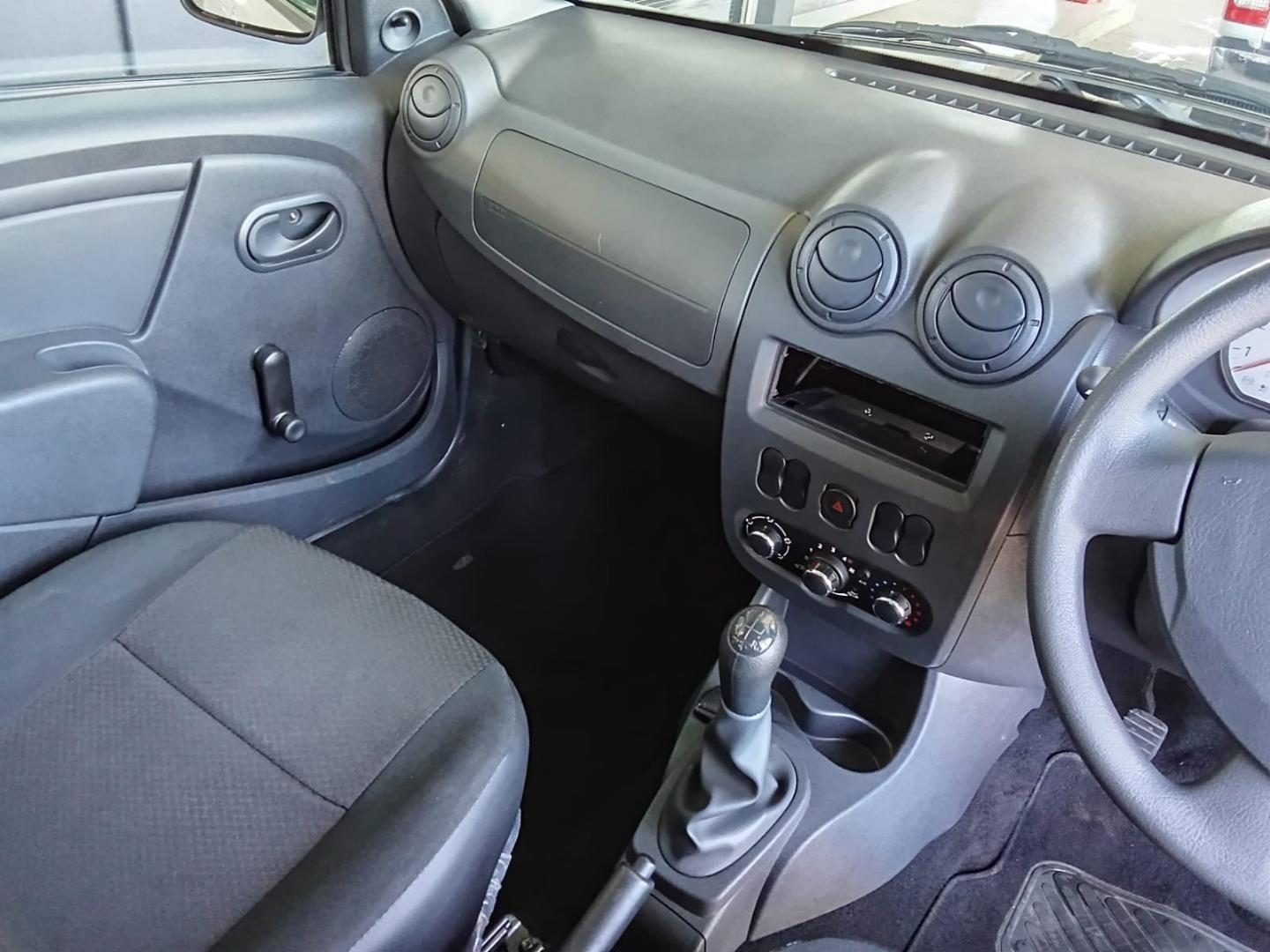 2023 Nissan Np200 1.6 8V Ac Safety Pack – photo 14 of 16