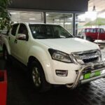Isuzu-Kb-300-D-Teq-Dcab-Lx-cloth-12080-14